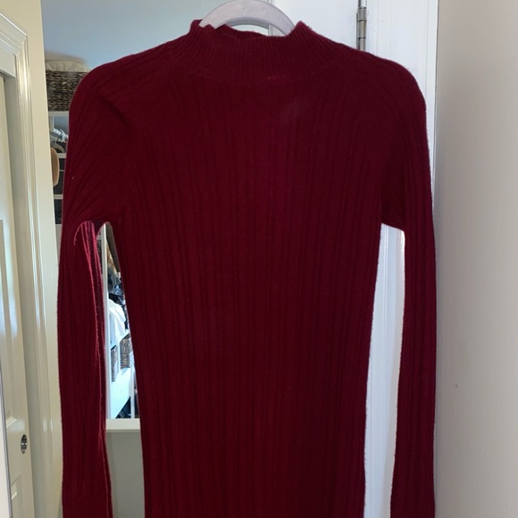 J brand NEVER WORN WOOL SWEATER - Picture 3 of 4